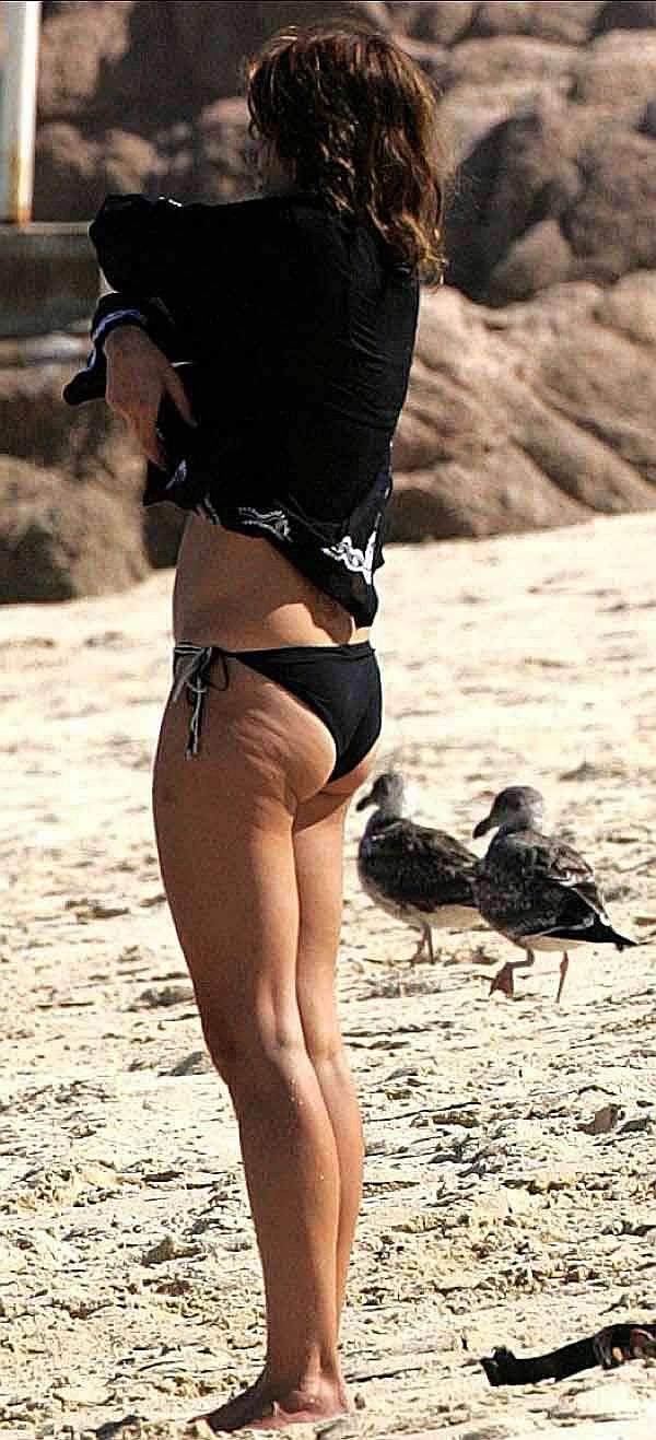 Cindy Crawford, Black Bikini With Pokies, Beautiful Ass, And Cellulite Makes You A MILF!