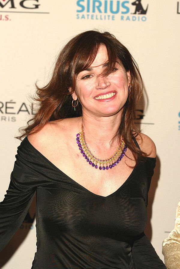 Kim Delaney, Slight See Thru Tit Shots? That Still Makes You A MILF On Taxi Driver