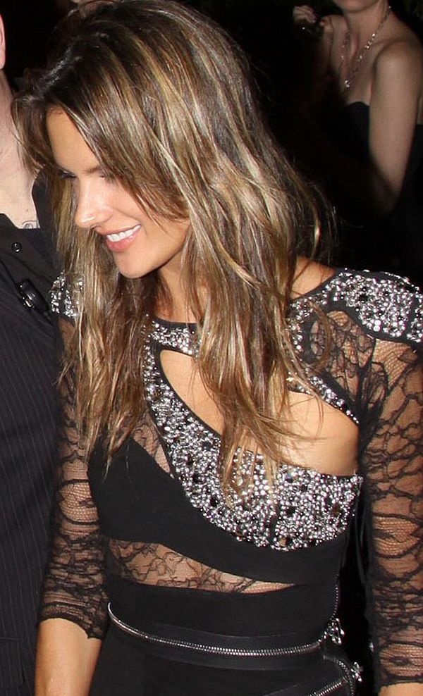 Alessandra Ambrosio Panty Upskirt No Panties