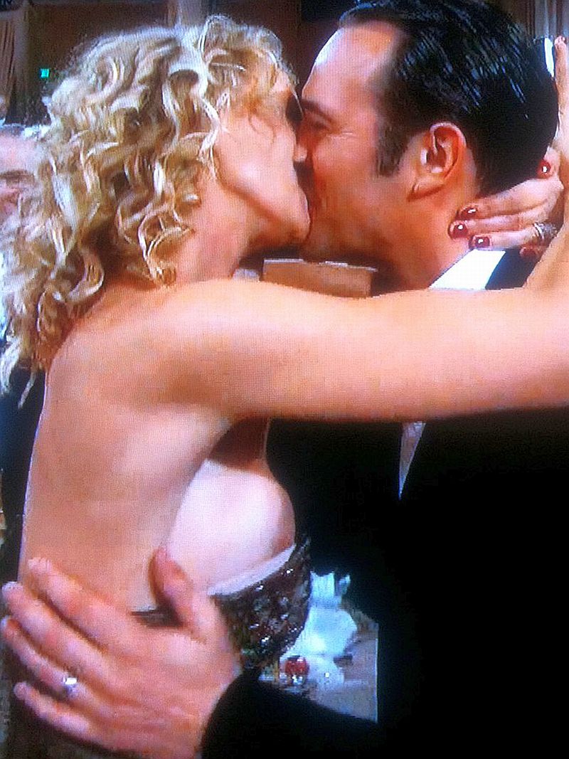 Alexandra Lamy Wife of Jean Dujardin Has Her Golden Globe 2012 Nipslip! 