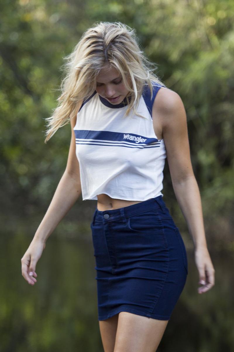 Alexis Ren’s Barely Legal Braless Pokies