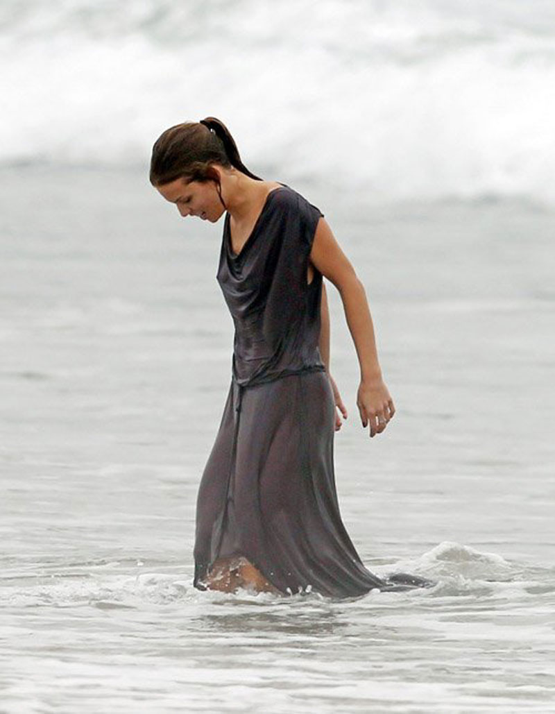 AnnaLynn McCord + Freezing Water = Rock Hard Nipples