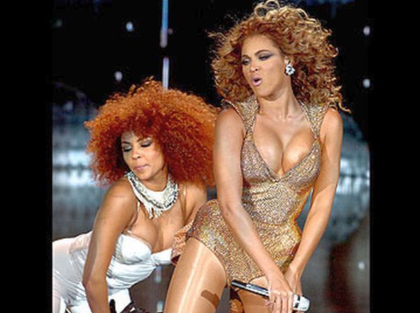 Beyonce Areola Slip At Liverpool Echo Arena Gig