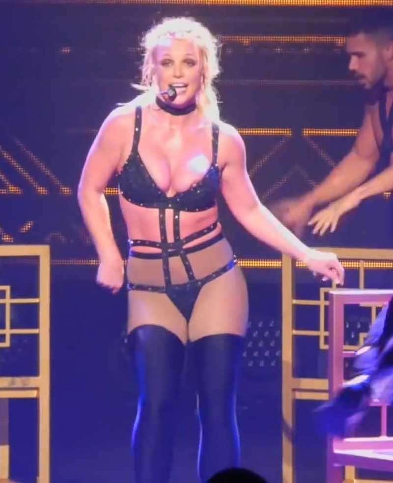 Britney Spears Pops Out a Nipple on Stage