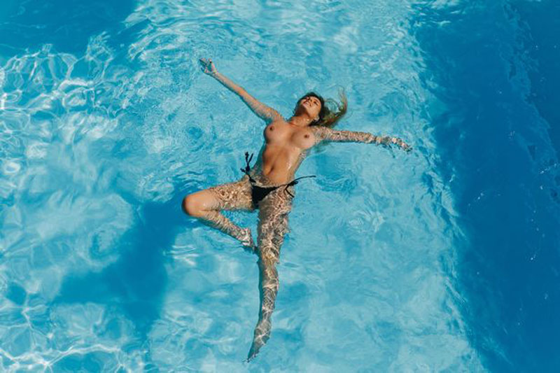 Danielle Sellers Topless Photo Shoot