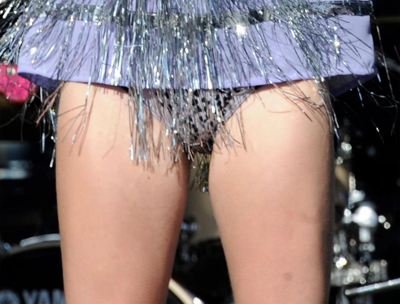 Pop Princess Diana Vickers Pantie Upskirt