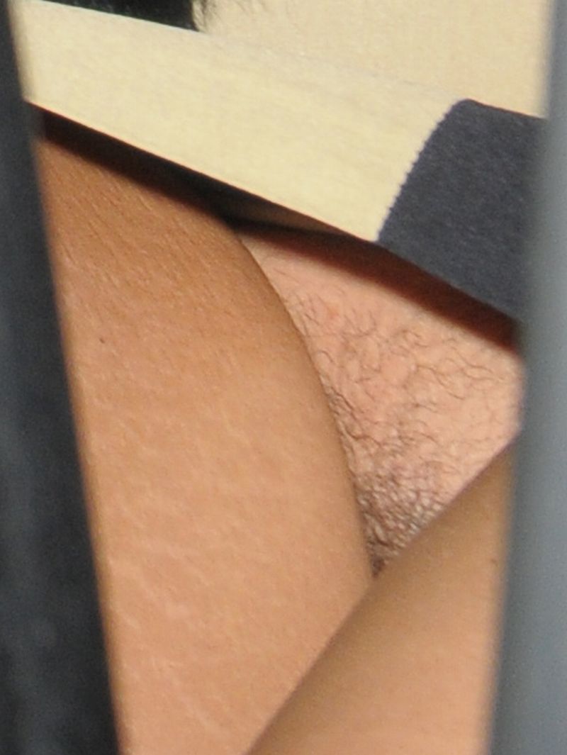 UK TV Star Frankie Essex No Panty Upskirt! Click 1st Pic For The Forensic Shot!