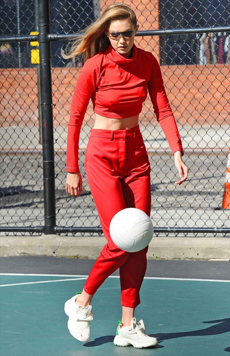 Gigi Hadid Hard Nipples Playing Vollyball