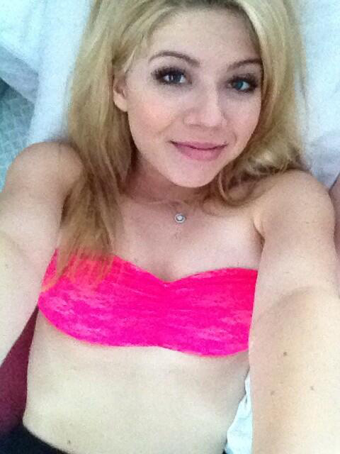 iCarly’s Jennette McCurdy’s Leaked??? Personal Photos