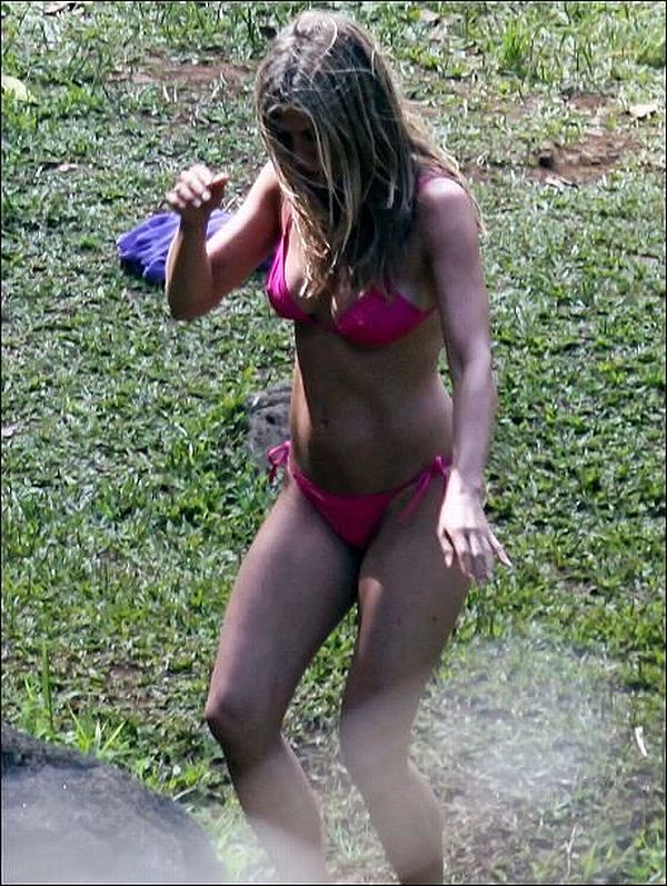 Jennifer Aniston Bikini Body