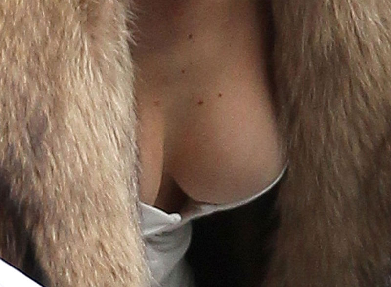 Jennifer Lawrence Down Blouse Cleavage