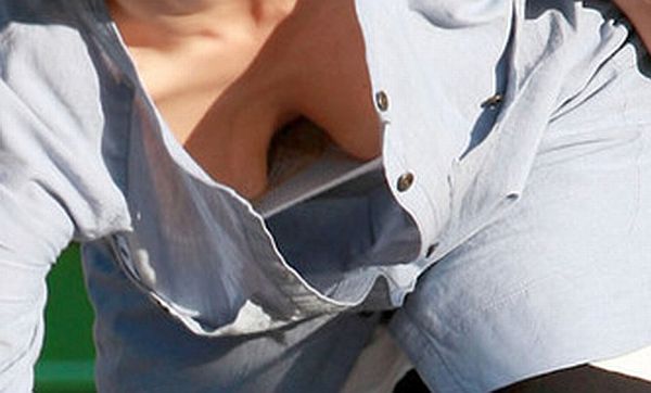 Jessica Alba Let’s Play Football