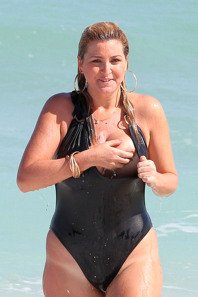 Reality TV Actress Josie Goldberg Bikini Nip Slip image