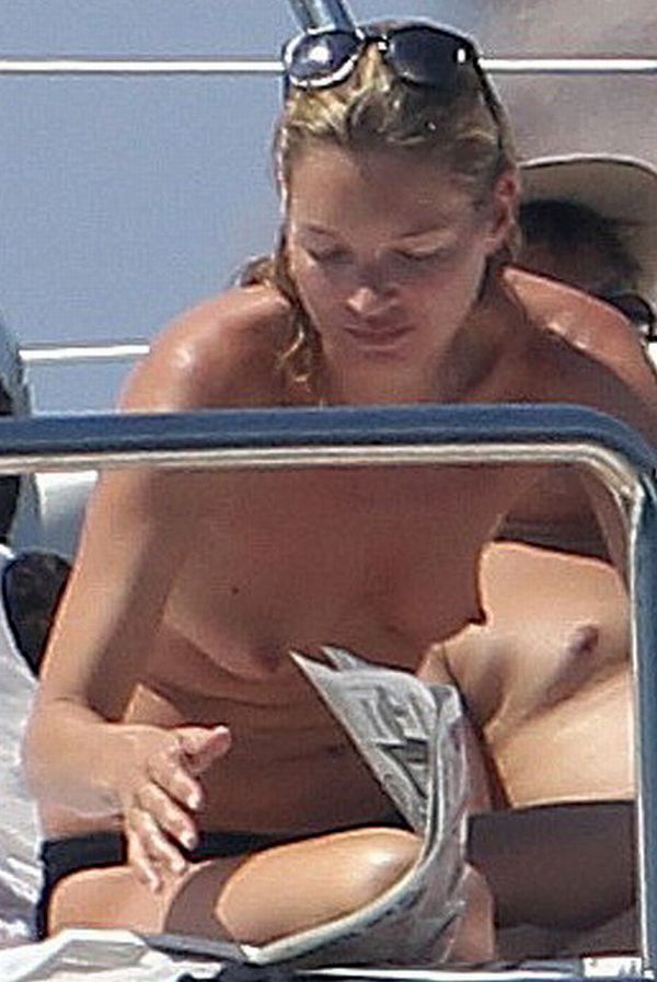 Kate Moss Topless. Click Pic For More Pics!