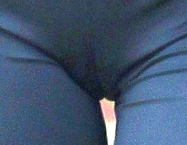 Kelly Brook Cameltoe Blue Jacket Surprise