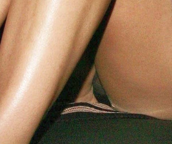 Kelly Brook Panty Upskirt Smiles for Days