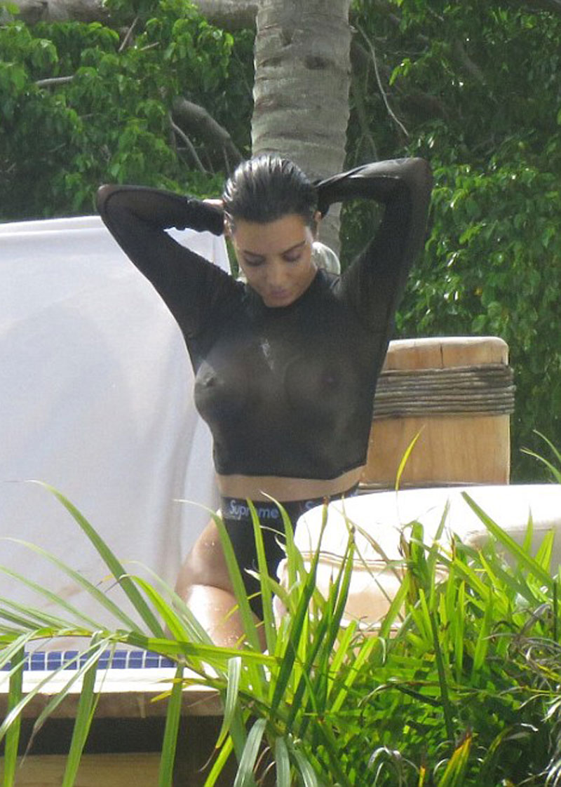 Kim Kardashian Great Boobs in Black Wet T-Shirt