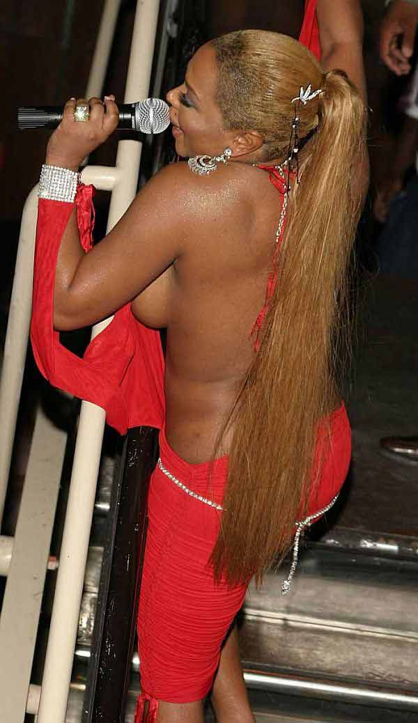 Lil Kim, Nice Breast Shots Like This Attracts Better Bodyguards