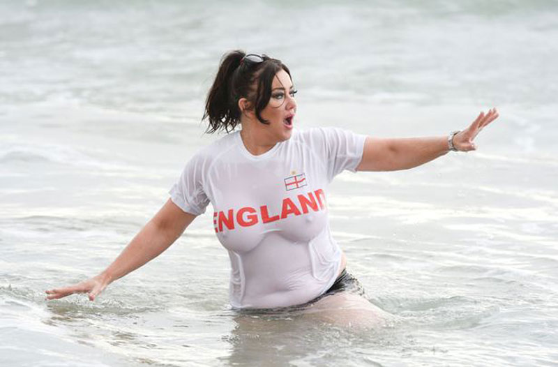 Lisa Appleton in a Wet See Through T-Shirt