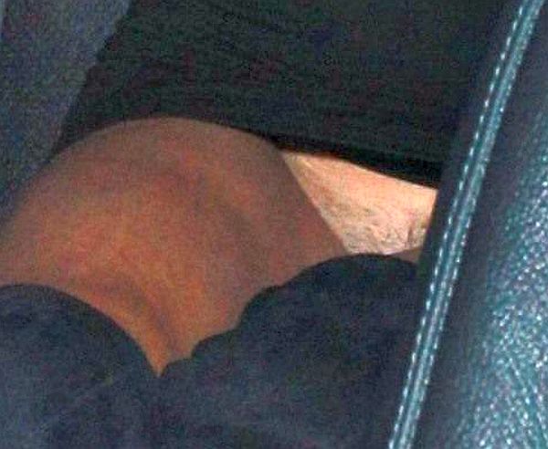 UK TV Hostess Lizzie Cundy No Panty Upskirt. Click Pic For The Forensic Pic