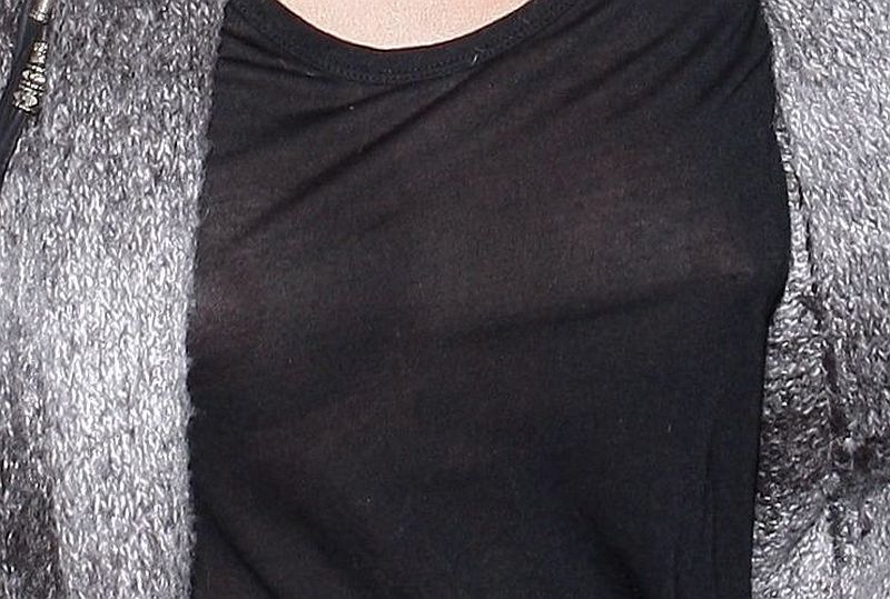 Miley Cyrus See Through Sports Those Puffie Nipples. Click Pic For That Closer Peek!