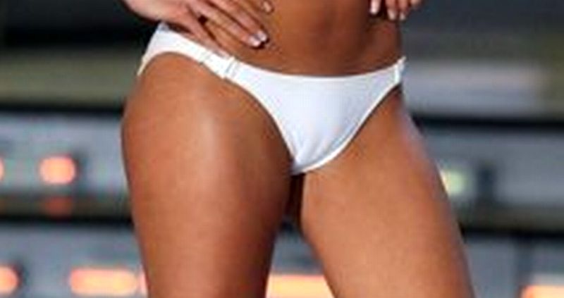 Miss America Bikini Cameltoe Peek! Click Pic For MORE Celebrity Cameltoes!