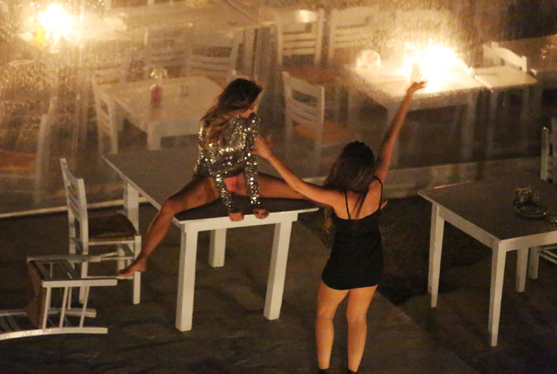 Nicole Scherzinger Drunken Upskirt & Lesbian Makeout