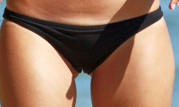 Rachel Bilson Bikini Cameltoe