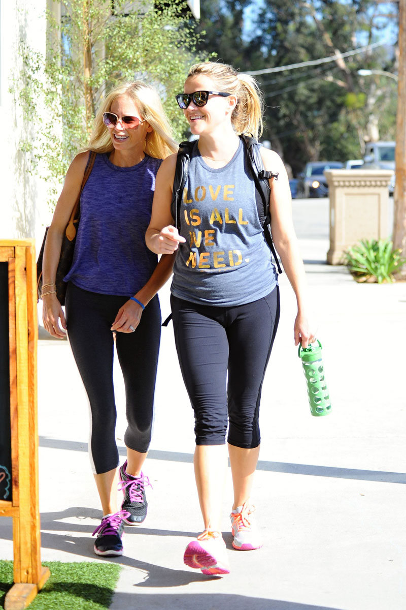 Reese Witherspoon Cameltoe in Workout Attire