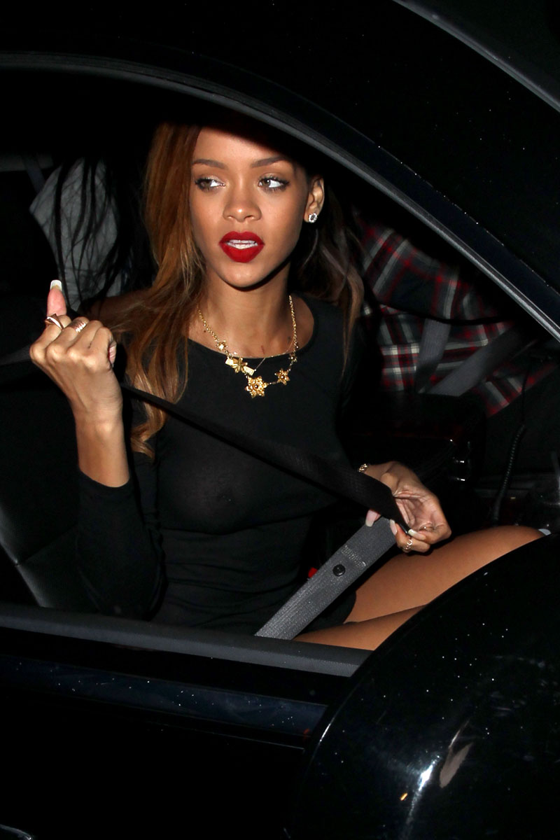 Rihanna’s COMPLETELY See Thru Dress Shows No Bra & Thong