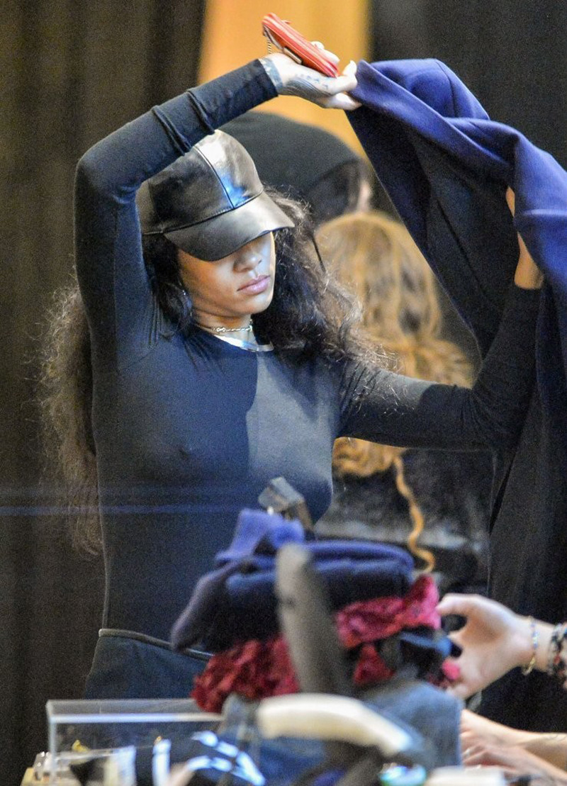 Rihanna Braless Pokies While Shopping in NYC