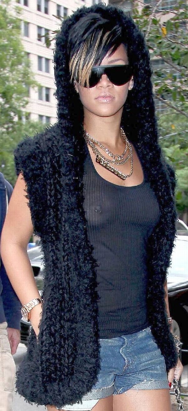 Rihanna See Through Top. Thanks To Quickfinder.