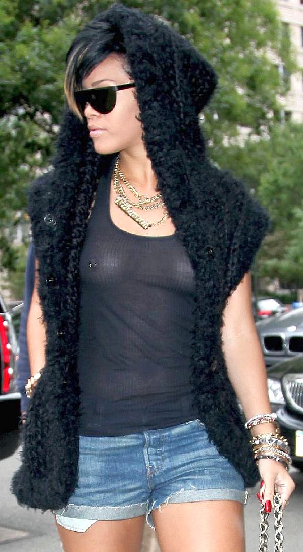 Rihanna See Through Top. Thanks To Quickfinder.