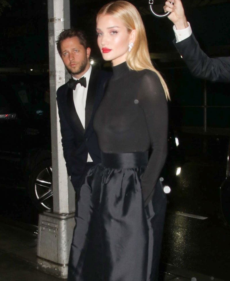 Rosie Huntington-Whiteley Braless in Slightly See Through Top