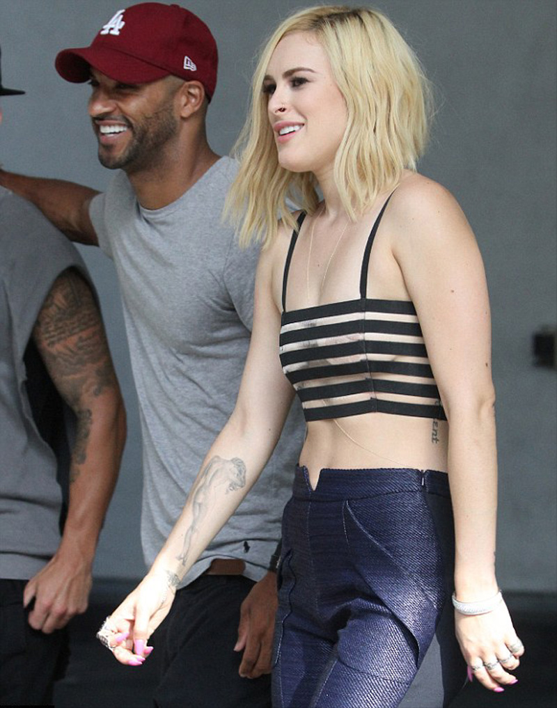 Rumer Willis Braless While Hitting the Lines