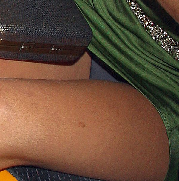 Sienna Miller Panty Upskirt