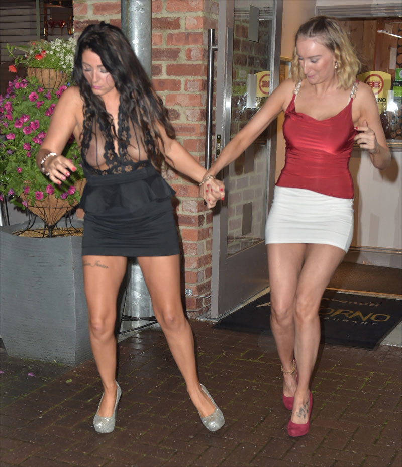 Big Brother Drop Out Simone Reed Shows Off Everything in Drunken Outting