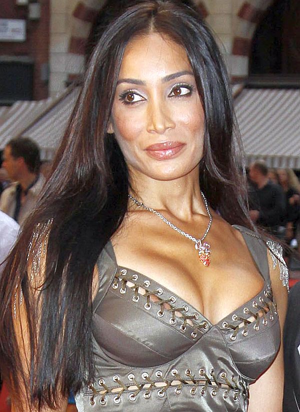 Sofia Hyatt Nipples Through Her Dress