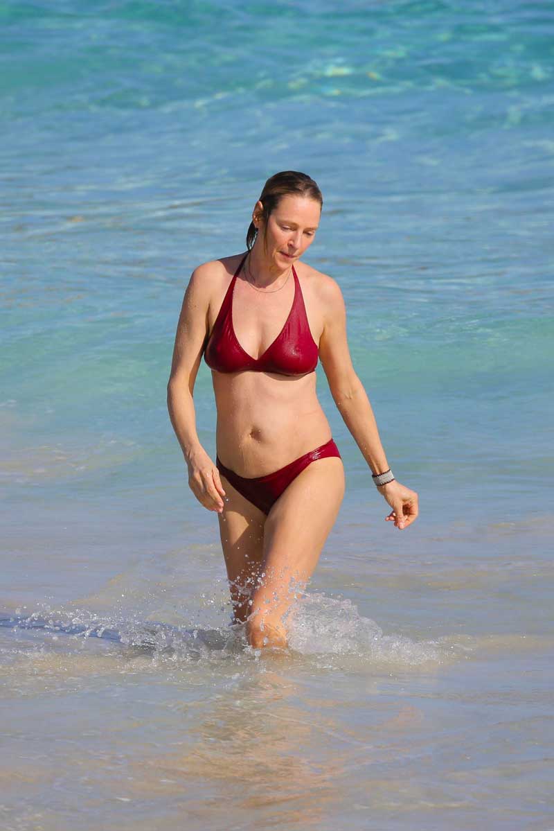 Uma Thurman Rock Hard Pokies in the Surf