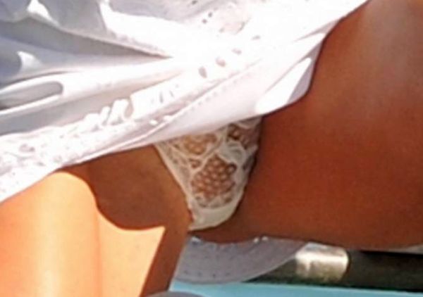 Victoria Silvstedt Panty Upskirt White Dress And Bag