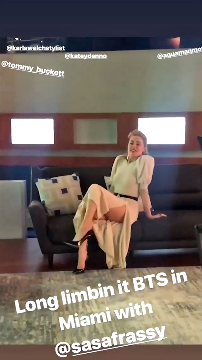 Amber Heard Upskirt in Pencil Skirt