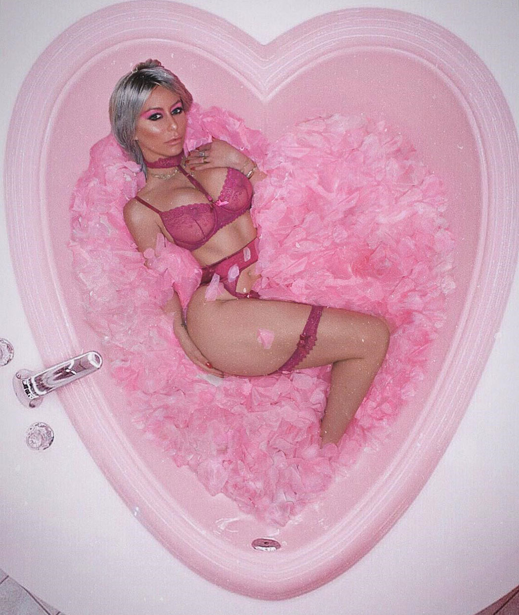 aubrey oday, fake boobs, nipples, nips,