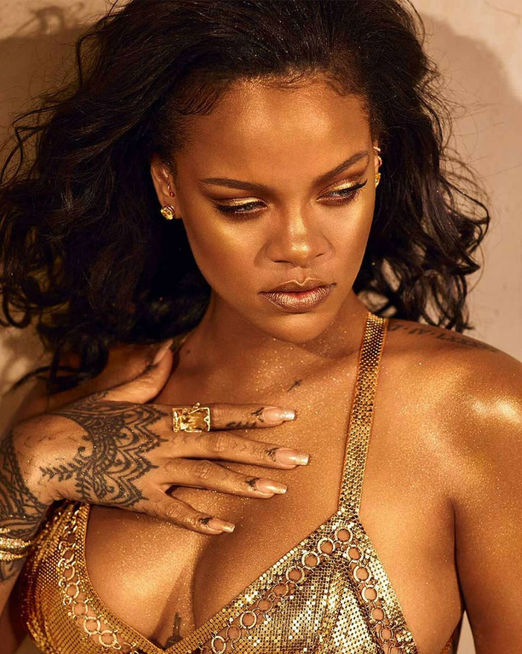 boobs, breasts, legs, booty, rihanna,