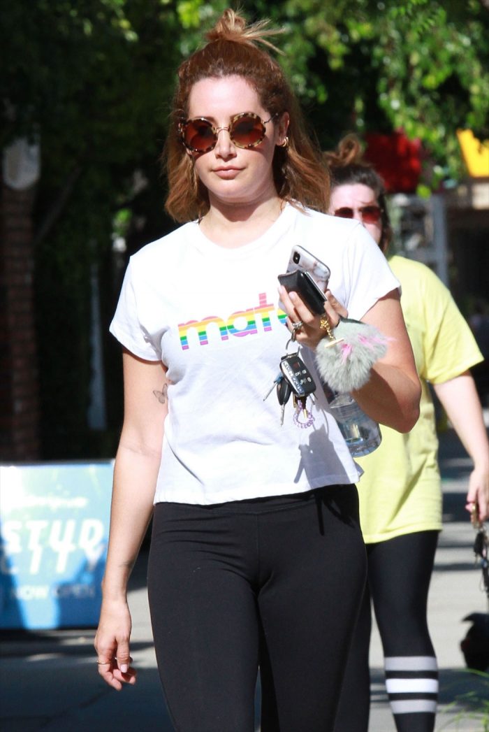 Ashely Tisdale Cameltoe in Yoga Pants on the Street