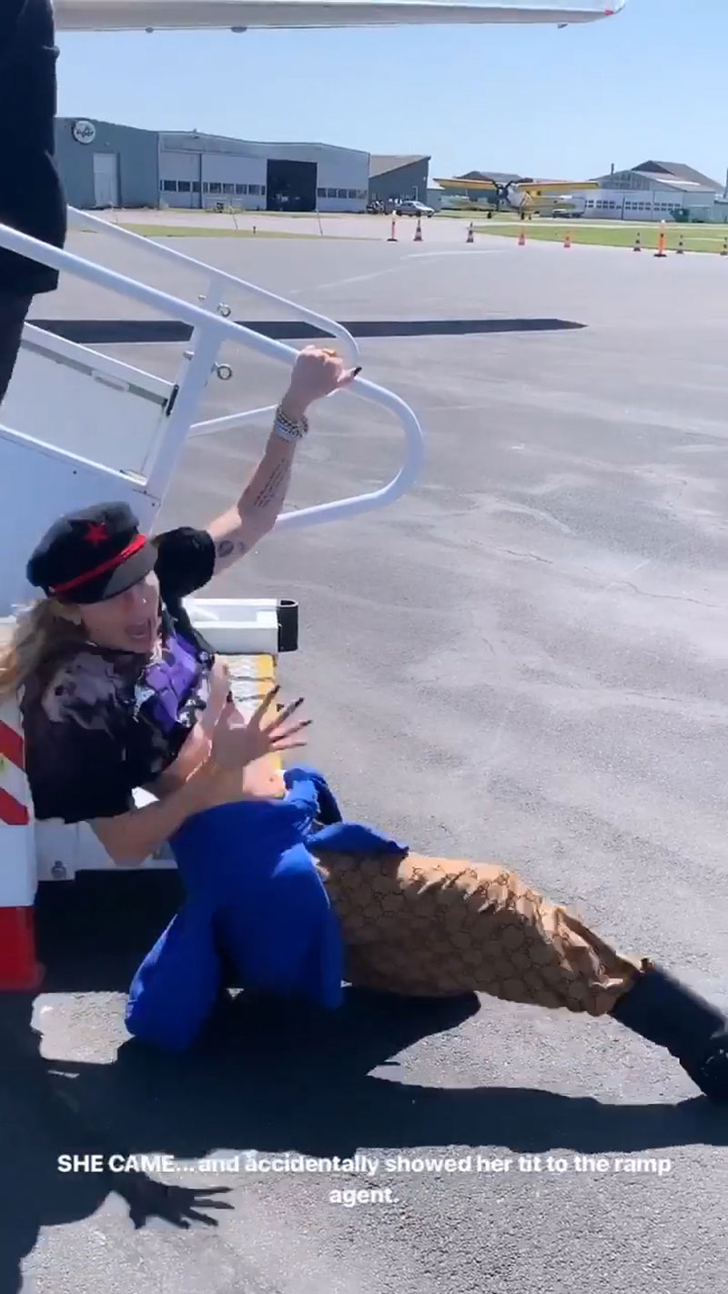 oops, slip, tit, nipple, firm, fit,