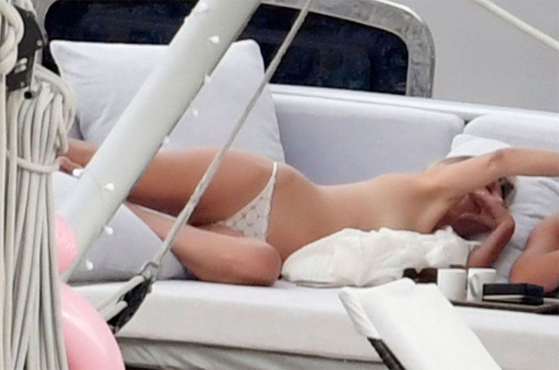 Heidi Klum Caught Topless with her New Hubby