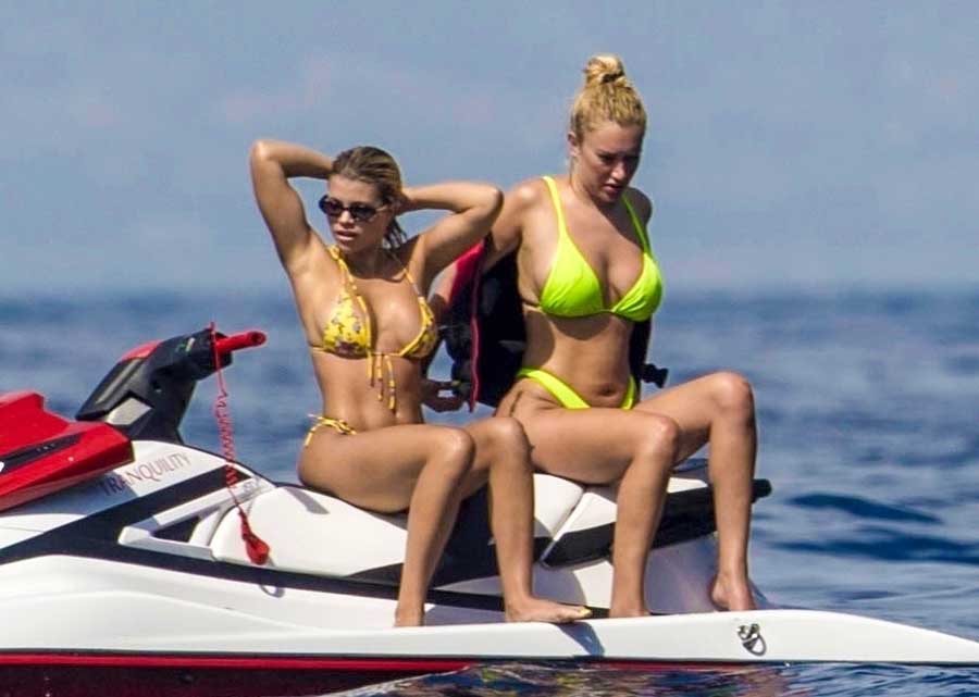 young, hot, sexy, thick, booty, butt,