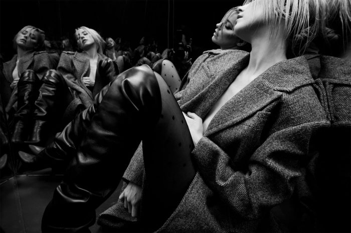 Amber Heard Black & White Photoshoot with her Boobs Out