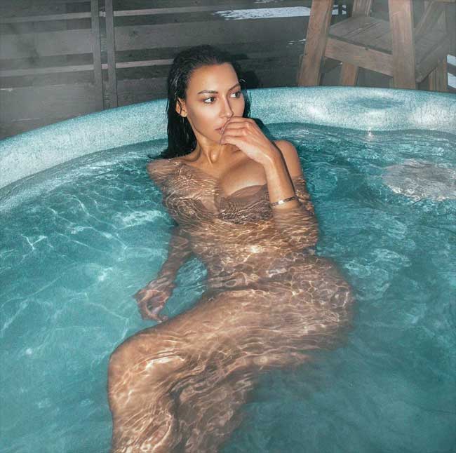 Naya Rivera In an Outdoor Hottub