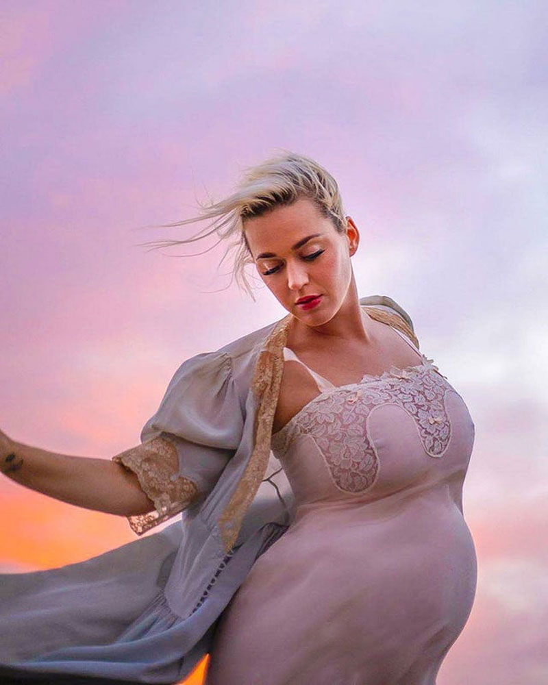 katy perry, pop star, nips, big boobs, pregnant boobs,